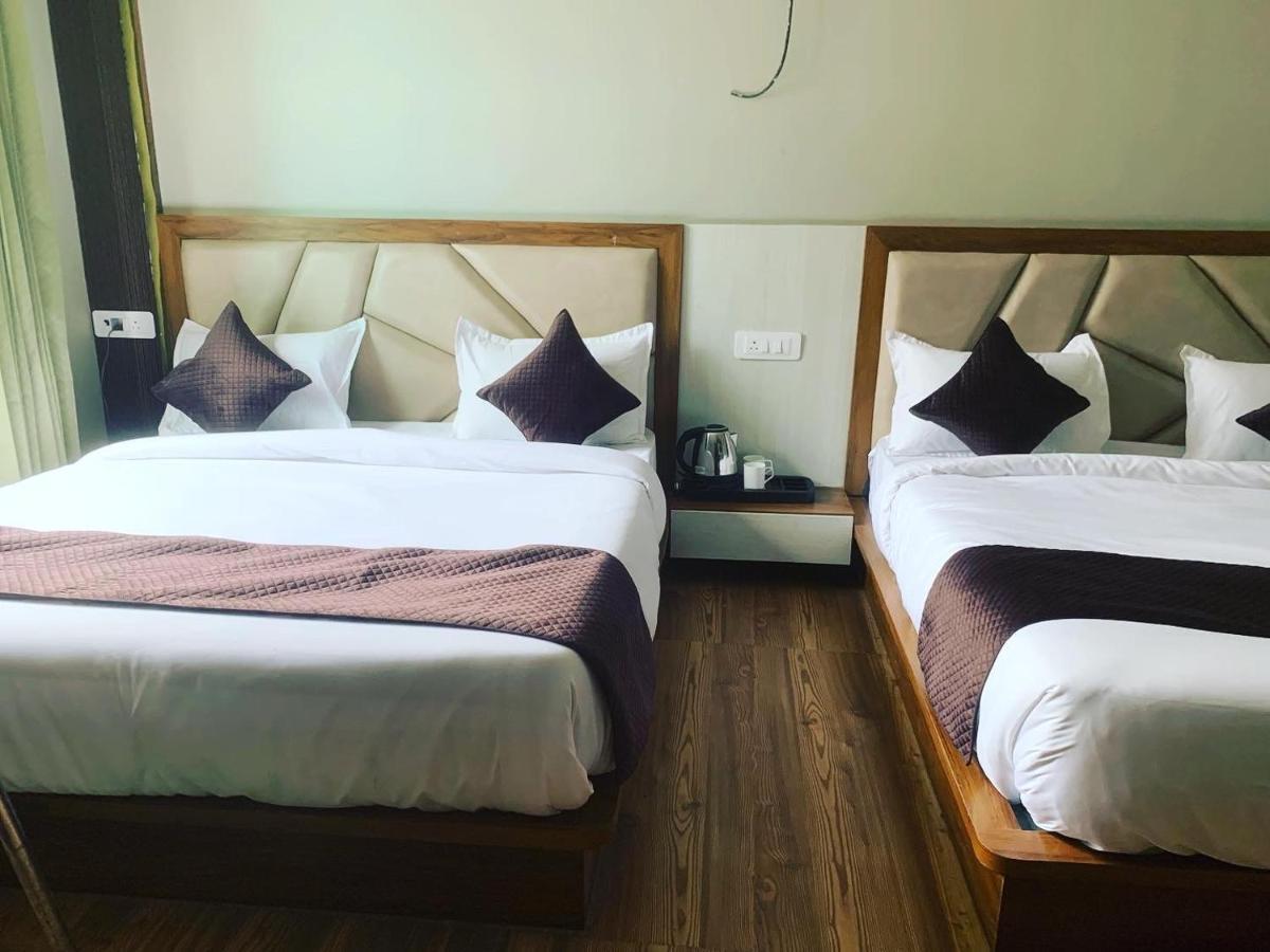 Hotel & Hostel Vimal Ganga リシケーシュ エクステリア 写真