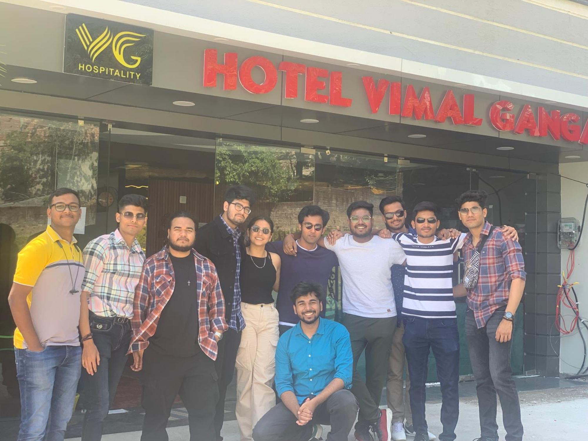 Hotel & Hostel Vimal Ganga リシケーシュ エクステリア 写真