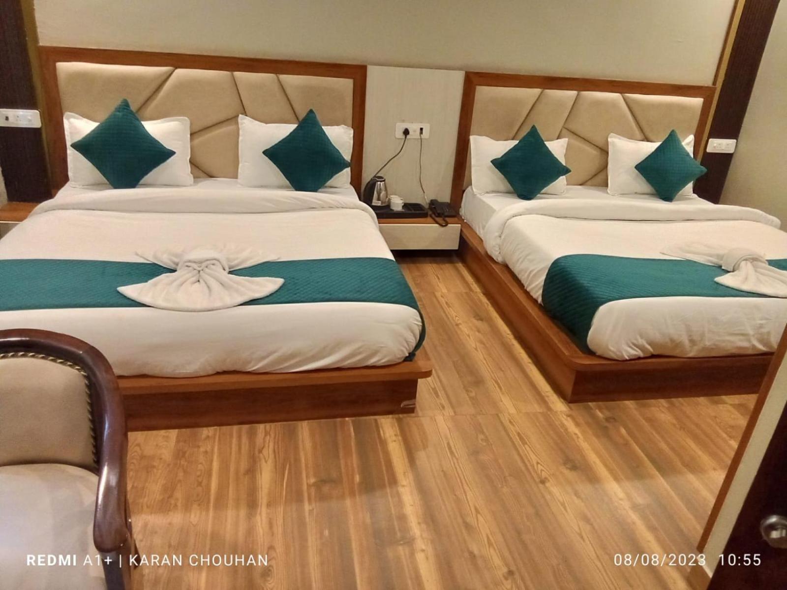 Hotel & Hostel Vimal Ganga リシケーシュ エクステリア 写真